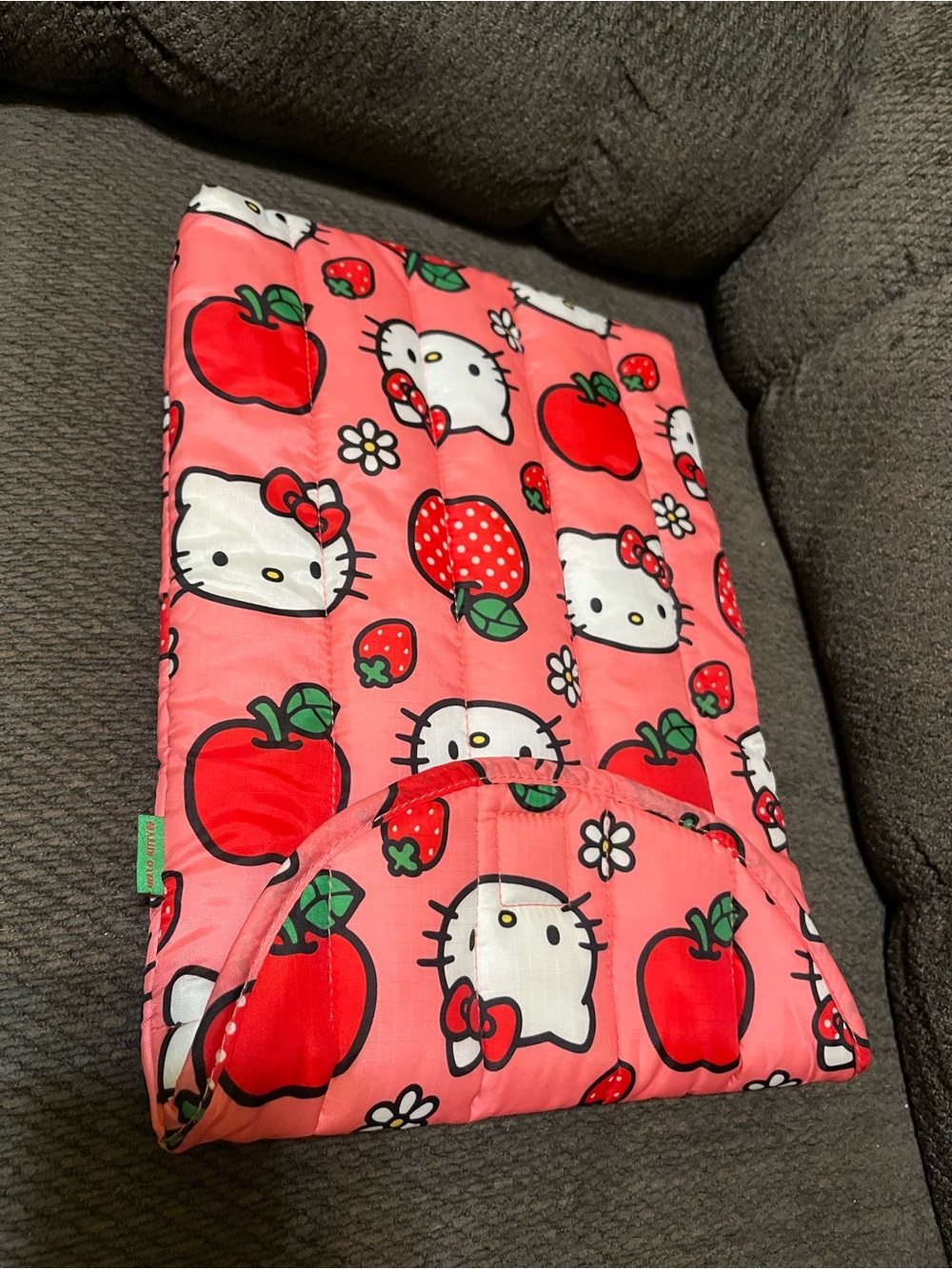 BAGGU Puff laptop sleeve- Hello Kitty Pink Strawberry Apple Quilted Pouch - Picture 3 of 3